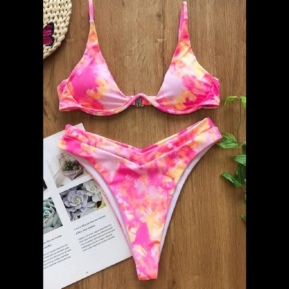 Other - Gorgeous Tie Dye Bikini Set 👙